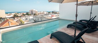 B10 Distinctive Hotel