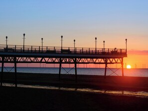 Beach - Pier View Apartment 3 - UK48501 (Skegness)