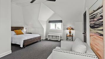 5 bedrooms, desk, iron/ironing board, travel cot