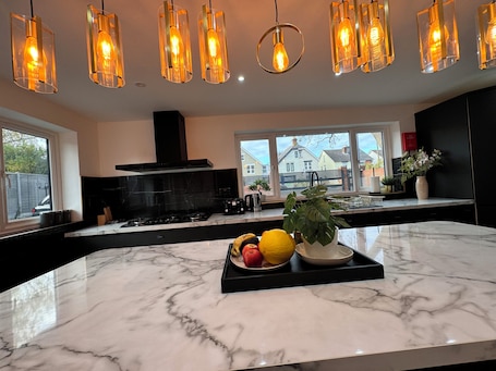 専用キッチン. Lux 7 Bedroom residence. Villa