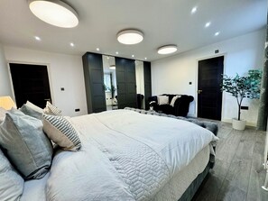 6 chambres, fer et planche à repasser, Wi-Fi, literie fournie