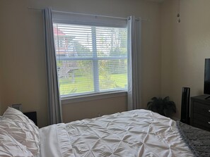 1 slaapkamer, een strijkplank/strijkijzer, wifi