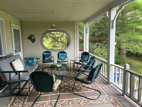 New Listing! Eagles Mere lakefront 6-bedroom 3-bath cottage