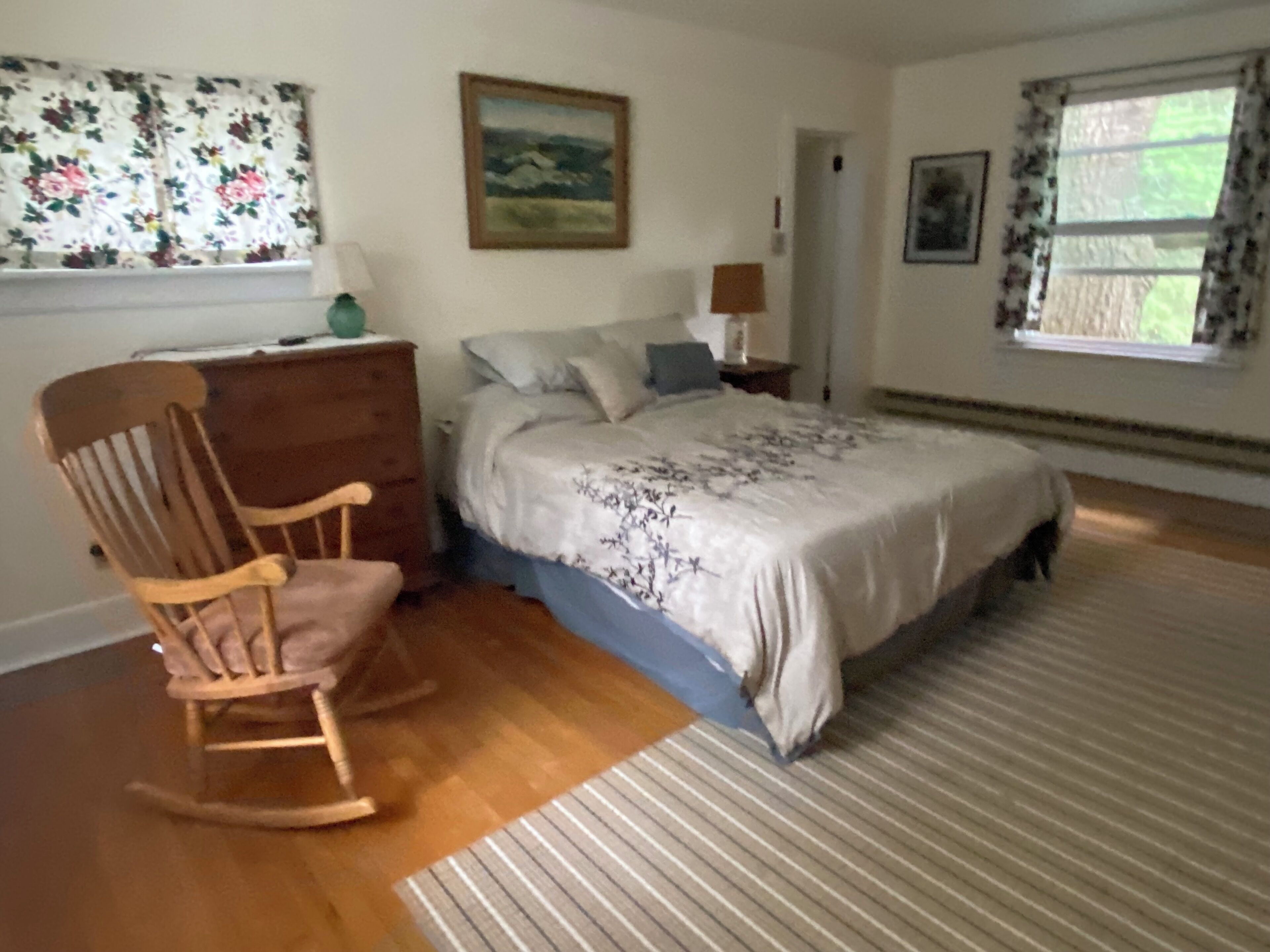 6 bedrooms, desk, iron/ironing board, WiFi