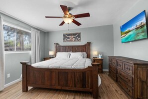 3 slaapkamers, een strijkplank/strijkijzer, wifi, beddengoed