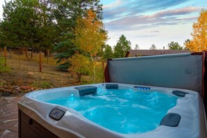 Tina de hidromasaje al aire libre