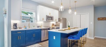 Lovely & Charming 4br/2.5ba Near Downtown's Prime