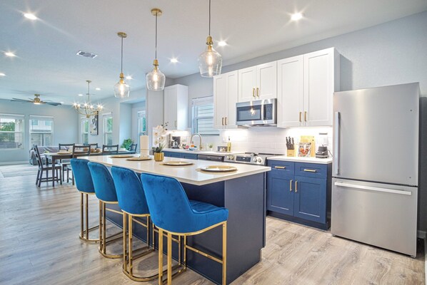 独立别墅 (4 Bedrooms) | 私人厨房 | 微波炉、烤箱、炉灶、洗碗机