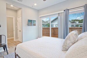 4 habitaciones y espacio para trabajar con laptop 