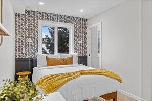 3 bedrooms, iron/ironing board, travel cot, free WiFi