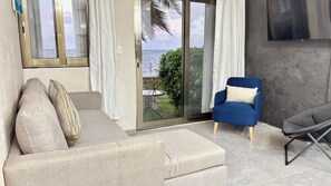 Smart TV - Beautiful Beach Front Apartment (Cancun)