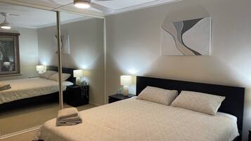 3 bedrooms, iron/ironing board, WiFi, bed sheets