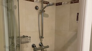 Unclassified image, 4 of 25, button - Private and Secure, 3 bed 1.5 bath  (Kardinya)