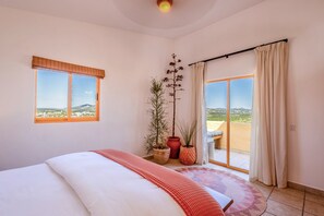 3 chambres, fer et planche à repasser, accès au Wi-Fi (inclus)