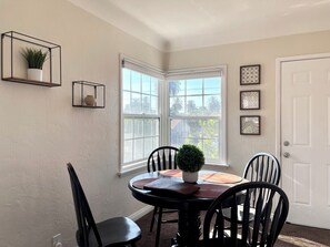 Dining - Charming 2-bedroom Apt with WFH Desk + Free Parking (Signal Hill)