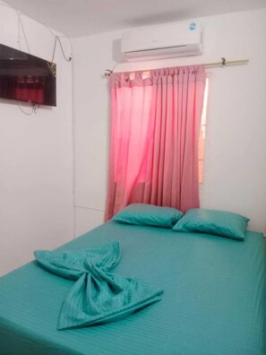 Free WiFi, bed sheets