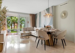 Dining - Casa Sereno | lagoon - pool - garden - view (Casares)