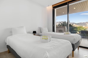 2 bedrooms, in-room safe, iron/ironing board, free WiFi