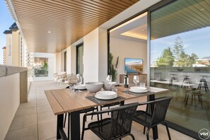 Outdoor dining - Beachfront Fuengirola Apt w/ Terrace & Indoor Pool (Fuengirola)