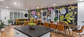 Scottsdale Papago Abode: Spacious 5BR home in Old Town, perfect for family fun!