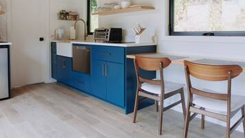 Luxury Cottage, Mountain View, Mountainside | 1 bedroom, desk, laptop workspace, free WiFi