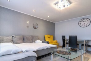 1 chambre, fer et planche à repasser, Wi-Fi, literie fournie