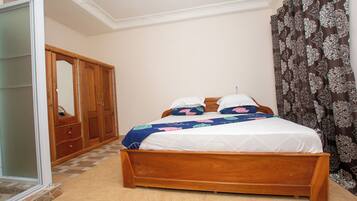 5 chambres, fer et planche Ă repasser, Wi-Fi, draps fournis