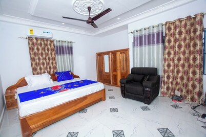Yaa Asantewaa Inn is a charming building with WiFi and AC in superb Ejisu
