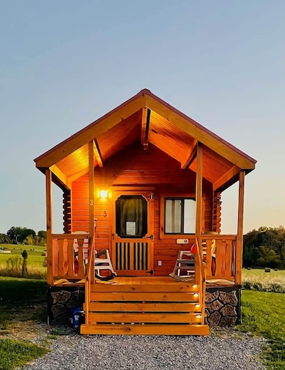 Cozy Cabin • Hot Tub • Wineries • Sunset Views 3