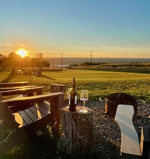 Property grounds - Cozy Wine Cabin escape with Breathtaking Views 3 (Hector)