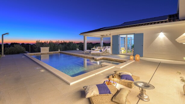 Beheizter Pool