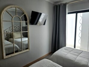 2 Schlafzimmer, Zimmersafe, Bügeleisen/Bügelbrett, Reisekinderbett