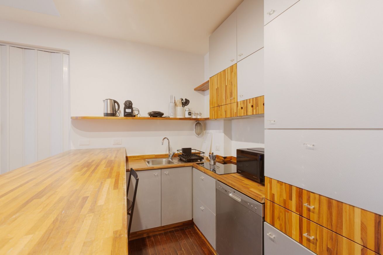 Fridge, microwave, stovetop, dishwasher