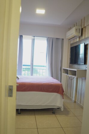 Comfort Apartment | 2 bedrooms, blackout drapes, soundproofing, free WiFi