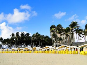 On the beach, white sand, 20 beach bars - CasAmar Inn (Fortaleza)