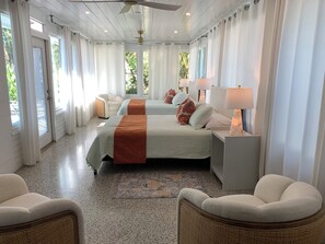 3 bedrooms, desk, iron/ironing board, free WiFi