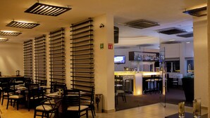 Snack bar