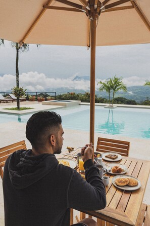 Petit déjeuner buffet compris tous les jours