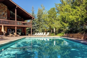 Beheizter Pool