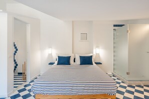 1 bedroom, in-room safe, iron/ironing board, travel cot