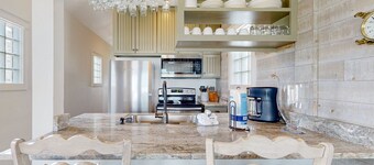 Pet Friendly, Golf Cart Access, Marina View