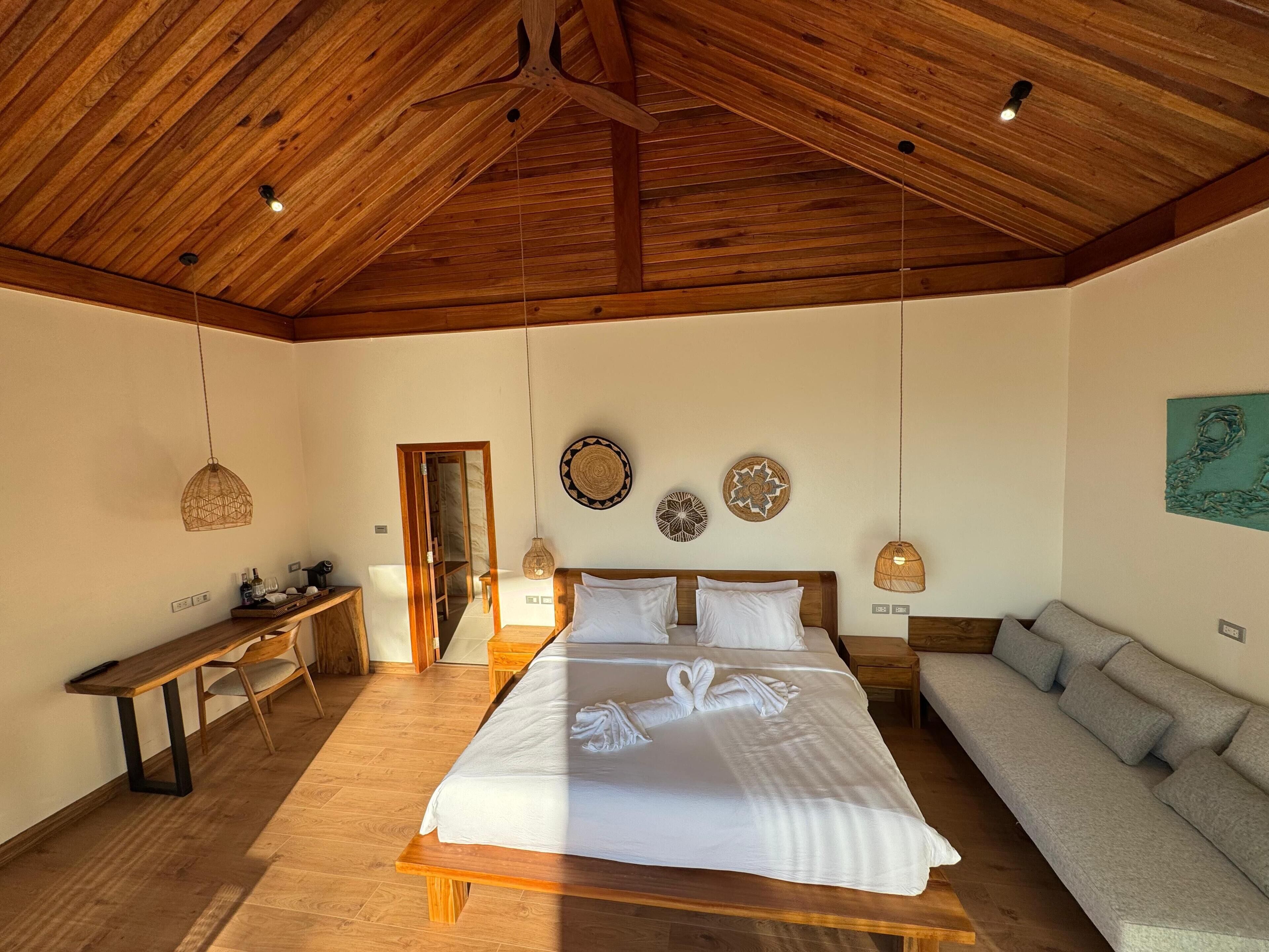 Deluxe Studio, Sea View | In-room safe, desk, iron/ironing board, free WiFi