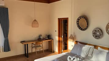 Deluxe stúdió, kilátással a tengerre | 1 hálószoba, széf a szobában, íróasztal és vasaló/vasalódeszka