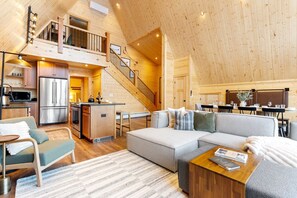 Una Smart TV, una chimenea