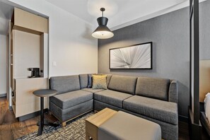 Couette en duvet d'oie, coffres-forts dans les chambres, bureau