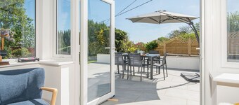 Llys Bonfyl, Holiday Cottage St Dogmaels, Sleeps 6, 3 bedrooms, bathrooms