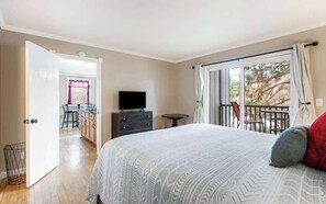 1 slaapkamer, een strijkplank/strijkijzer, gratis wifi, beddengoed