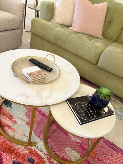 Perfectly located, newly renovated, charming 3 bedroom condo - 1 mi from campus