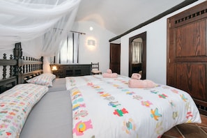 3 bedrooms, in-room safe, desk, iron/ironing board