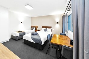 Superior Queen Room with Single Bed
